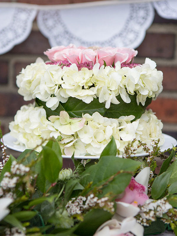 Aquafoam Cake Kit with flowers