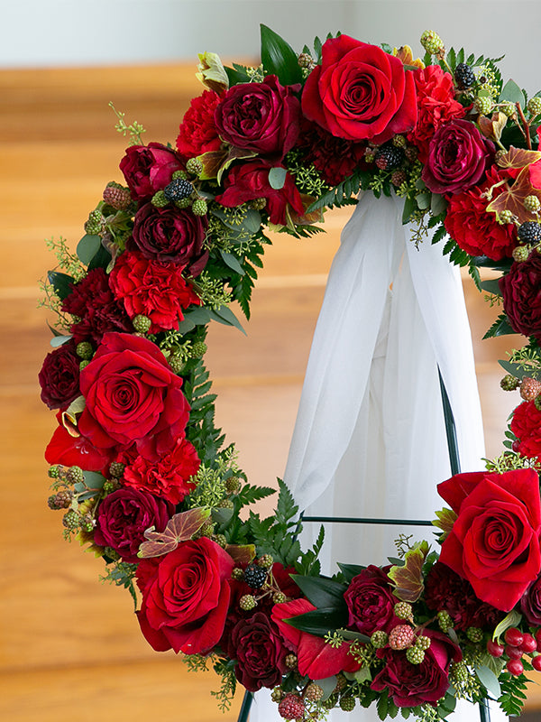 Aquaform Wreath with red flowers